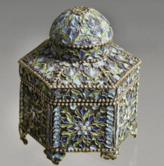 Coffret hexagonal en filigrane et émaux polychromes